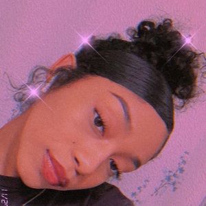 Meet your Posher, Talia